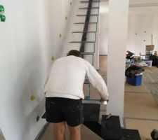 Camouflage de l'escalier avant peinture