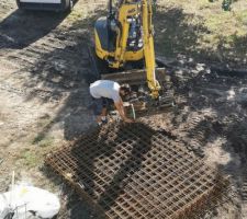 Piscine : ferraille pour terrasse autour de la piscine.