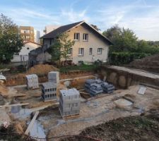 Les parpaings sont arrivés