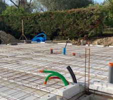 Mise en place des r&eacute;seaux dans le vide sanitaire