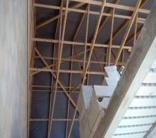 Couverture : vue int&eacute;rieure maison (1)