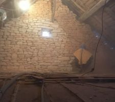 Etage intérieur en cours de sablage