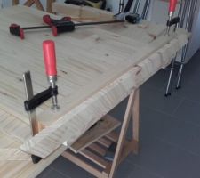 Tiroirs sous escalier: construction de la base en forme de cadre &agrave; angle droit et bien plane