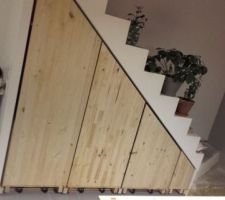 Tiroirs sous escalier: Montage des caissons fait maison