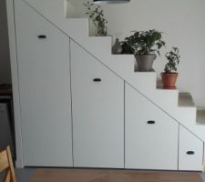 Espace sous escalier aménagé (Après)