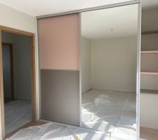 Placard de chambre d'une de nos filles