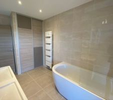 Salle de bain principale &eacute;tage