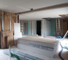 Pi&egrave;ce &agrave; vivre en chantier
Cuisine:17,78m2
S&eacute;jour :19,14m2
Salon:17,38m2