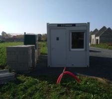 Installation d'un algeco et de WC de la part de NOVALIS pour les artisans, je trouve que cette attention refl&egrave;te bien l'&eacute;tat d'esprit de la soci&eacute;t&eacute;, une vraie marque de respect pour leurs artisans.