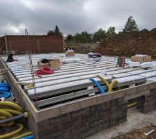 Montage poutrelles et hourdis avec le module Equatio 3VS + passage des gaines