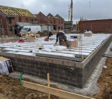 Montage poutrelles et hourdis avec le module Equatio 3VS + passage des gaines