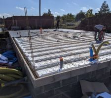 Montage poutrelles et hourdis avec le module Equatio 3VS + passage des gaines