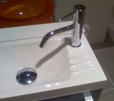 Robinet du meuble WC invités