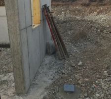 Préparation de 2 regards d'évacuation d'eaux vers la terre
