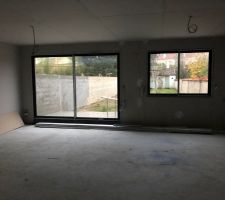 Isolation et pose des cloisons terminées au rez-de-chaussée