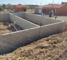 Vide sanitaire (9 rang&eacute;es)