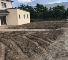 Etalage des terres terminées (vue avant)