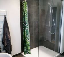 Douche à l'italienne de l'étage terminée