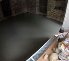 Juin 2020 : Coulage de la dalle en cours
Photos tirées de l'épisode 23 de - La rénovation de Koggy - https://bit.ly/KoggyEP23
