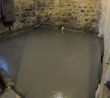 Juin 2020 : Coulage de la dalle en cours
Photos tirées de l'épisode 23 de - La rénovation de Koggy - https://bit.ly/KoggyEP23