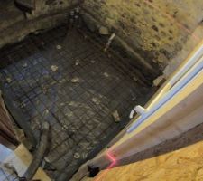 Juin 2020 : Coulage de la dalle en cours
Photos tirées de l'épisode 23 de - La rénovation de Koggy - https://bit.ly/KoggyEP23