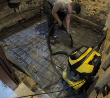 Juin 2020 : Aspirateur avant coulage de la dalle
Photos tirées de l'épisode 22 de - La rénovation de Koggy - https://bit.ly/KoggyEP22