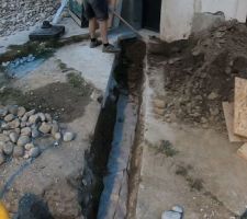Juin 2020 : Tranchée évacuations PVC 
Photos tirées de l'épisode 22 de - La rénovation de Koggy - https://bit.ly/KoggyEP22