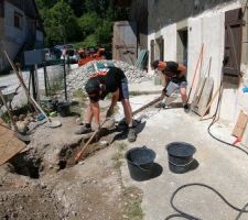 Juin 2020 : Tranchée pour VRD
Photos tirées de l'épisode 21 de - La rénovation de Koggy - https://bit.ly/KoggyEP21
