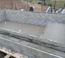 Béton de la piscine coulé