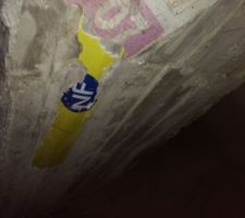 Quel beau coffrage de l'escalier, les maçons ne connaissent pas l'OSB, ni le platre.
Donc gros travail de cochon à enduire. Qualité Berval !