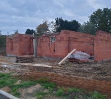 Fin élévations des murs du RDC