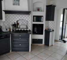 La cuisine avec tous ses niches en placo