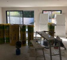 Préparation des murs et plafonds en cours