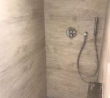 LA douche du Studio presque terminée