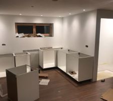 La cuisine du studio prend forme