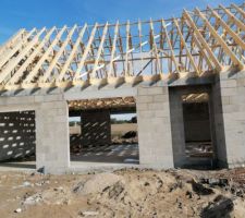 Une partie de la charpente pos&eacute;e fin septembre