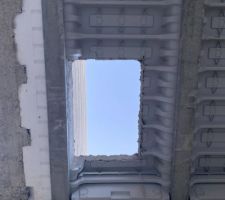 Plancher de l'&eacute;tage avec trou pour la diffusion du chauffage de la PAC Air/Air