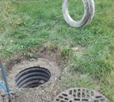 J'ai enfin récupéré une grille d'occasion en fonte au boulot, sur un chantier routier