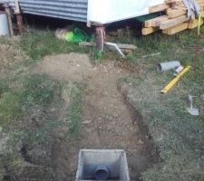 Déplacement du regard d'eaux pluviales : je le mets pile sous la gouttière