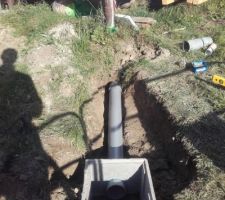Déplacement du regard d'eaux pluviales : je le mets pile sous la gouttière