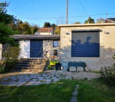 L'agrandissement contre la maison existante