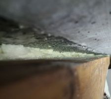 Condensation sur la partie zinc
Il y avait de la mousse expensive en dessous que j'ai gratté pour découvrir le phénomène