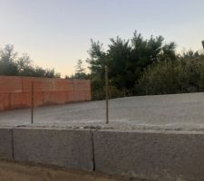 Béton couler sur le toit terrasse du garage