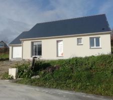 Après 4 mois en stand by :(
Maison hors d eau et hors d air en moins de 3 semaines 
Jolie petite maison, toute mignonne