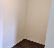 Dressing de notre suite parentale " vide "