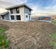 Remblai de finitions
Escalier entr&eacute;e