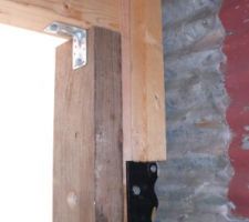 Poutre LC de la dalle bois : les supports verticaux et fixations tirefond / &eacute;querres.