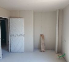 Une chambre avec placo terminé