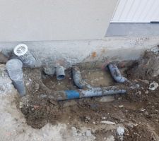 Intervention 1 mois après la livraison de la maison pour "finir" de raccorder les wc oubliés.