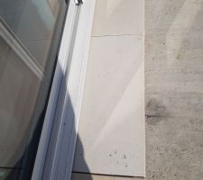 Maison livrée début septembre, nous sommes le 1 décembre.
Et toujours en attente d'avoir des joints pour finir.